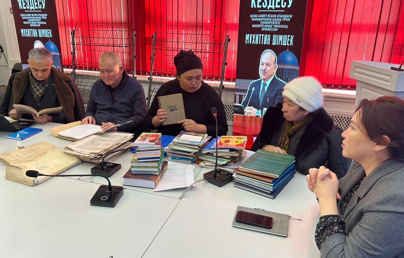 жәдігерлер